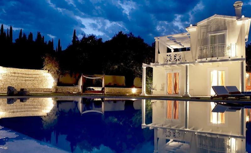 Castello Di Vista Hotel Ipsos Exterior photo