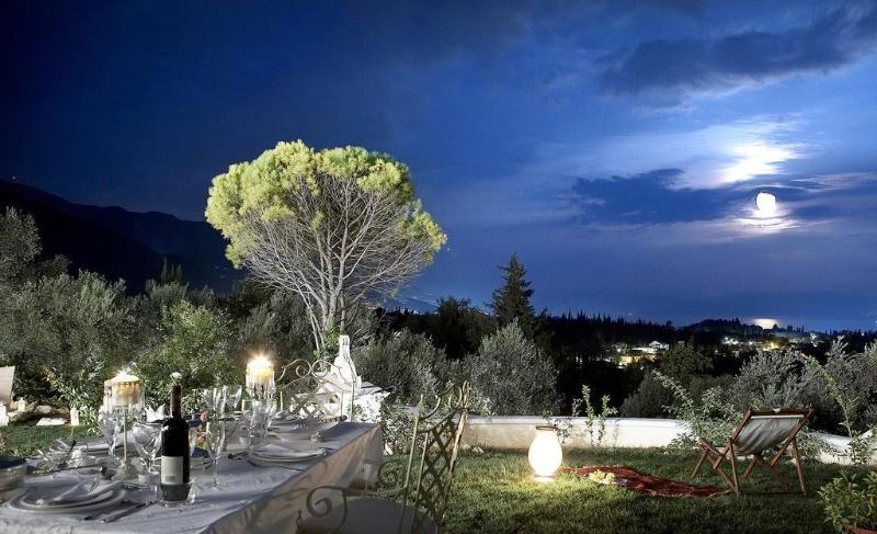 Castello Di Vista Hotel Ipsos Exterior photo