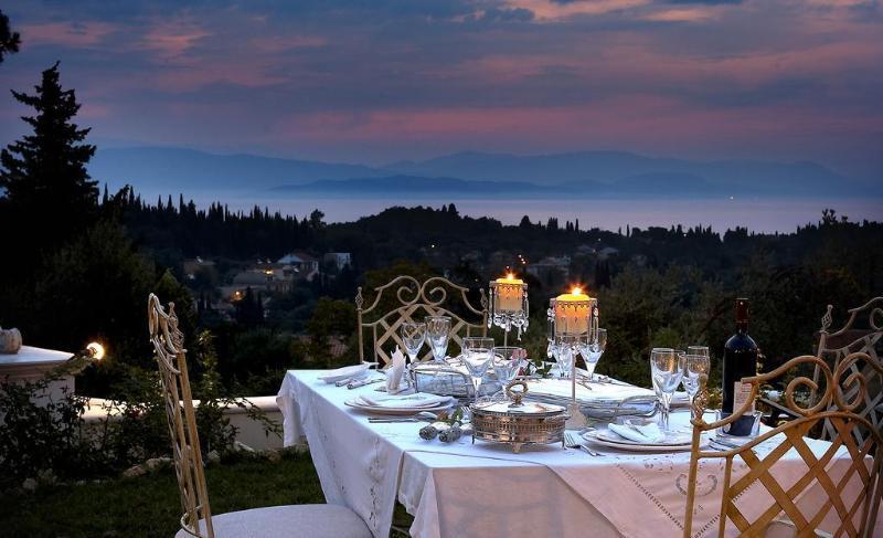 Castello Di Vista Hotel Ipsos Exterior photo